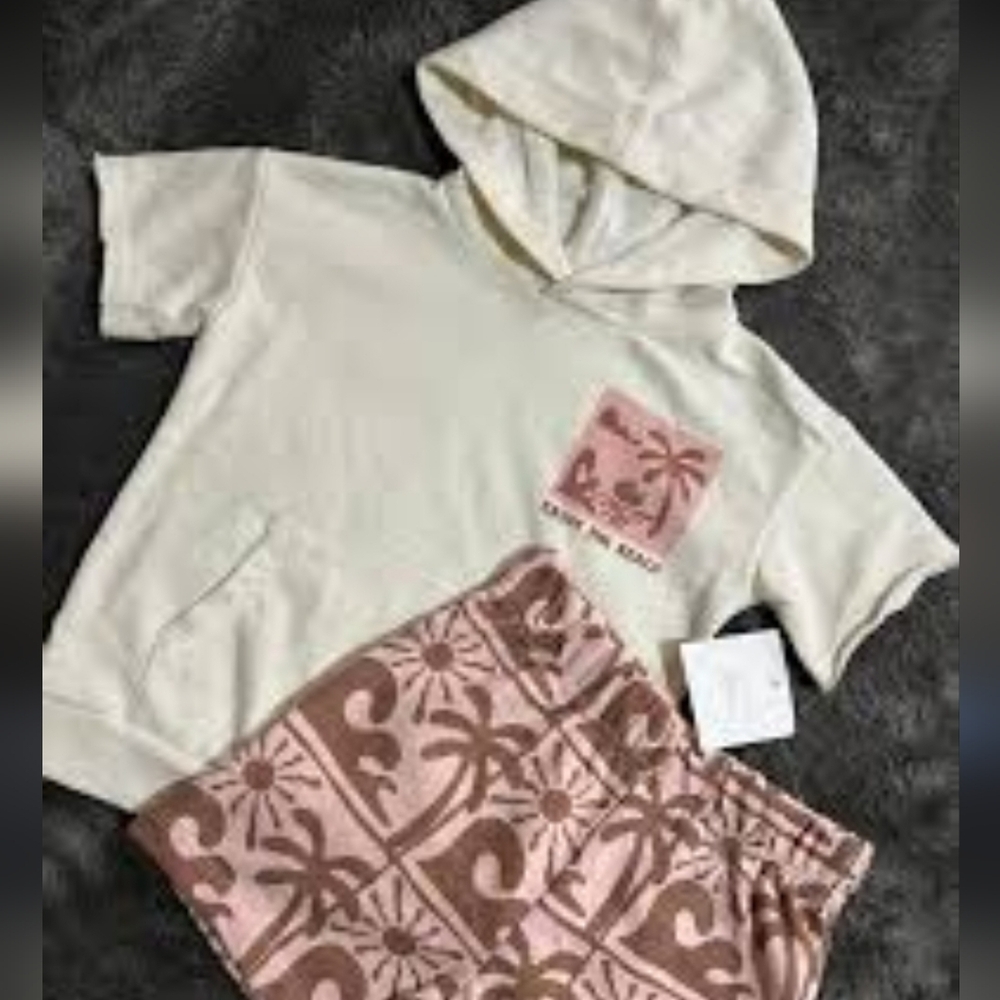 Grayson Mini 3T Two-Piece Set – Cream Short-Sleeve Hoodie & Pink Palm Tree Print - Picture 2 of 7